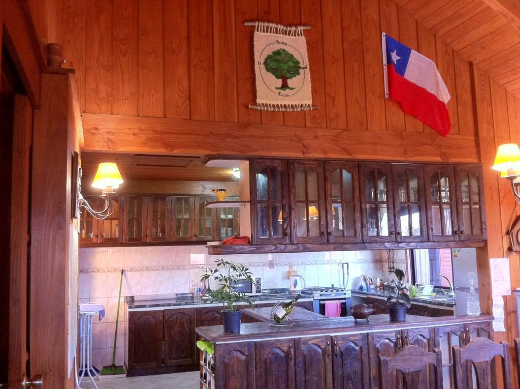 Hostal El Nogal Pucon Ngoại thất bức ảnh
